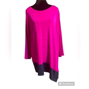 Chicos hi-low hem top. Can be worn year round.